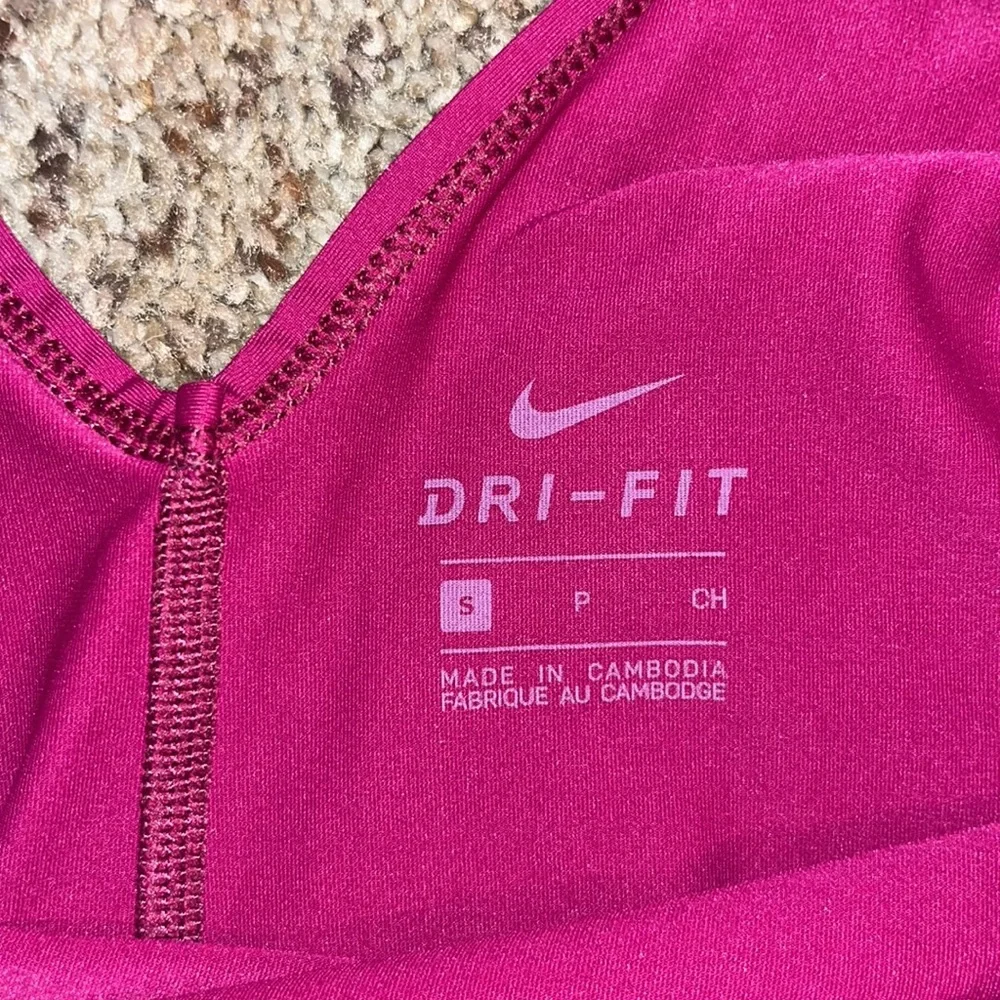 Nike Dri-Fit tank - Picture 3 of 3